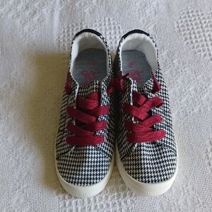 Jellypop Slip On Sneakers NWT